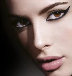 Maybelline Lasting Drama 24H Eyeliner - 4 Crushed Emerald -Cosmetica Aanbiedingen 1136x1200