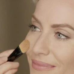 Max Factor Radiant Lift FD - 77 Golden Tan -Cosmetica Aanbiedingen 1200x1200 228