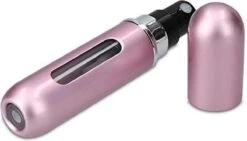 MaxedMore Navulbare Parfumverstuiver 5ml Rood/Licht Roze/ Oranje/Groen/ Blauw/ Grijs - 65 Keer Spraybare Parfum Verstuiver - Hervulbaar Tasverstuiver Voor Parfum - Meeneem Mini Geur Flesje Voor Op Reis - Lipstick Formaat Navulbaar Parfumflesje -Cosmetica Aanbiedingen 1200x686