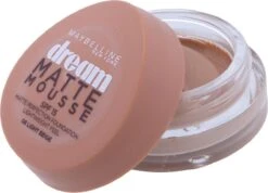 Maybelline Dream Matte Mousse Foundation - 08 Light Beige -Cosmetica Aanbiedingen 1200x863 1