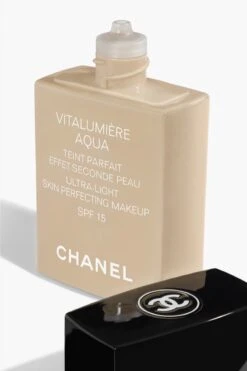 Chanel Vitalumiere Aqua Foundation - 30 Beige - SPF15 - 30 Ml -Cosmetica Aanbiedingen 800x1200 2