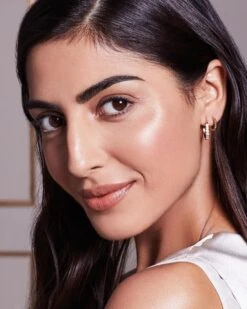 Max Factor Radiant Lift FD - 77 Golden Tan -Cosmetica Aanbiedingen 960x1200 3